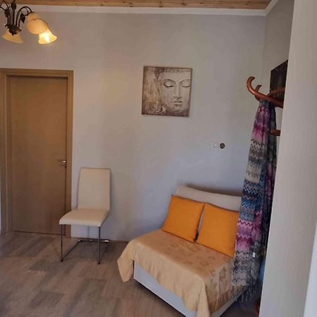 Teta'S Holiday Home Melikia Bagian luar foto